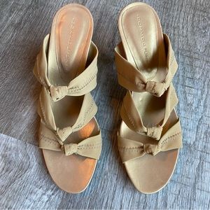 Donald Pliner Nude Strappy Heeled Sandals Size 8.